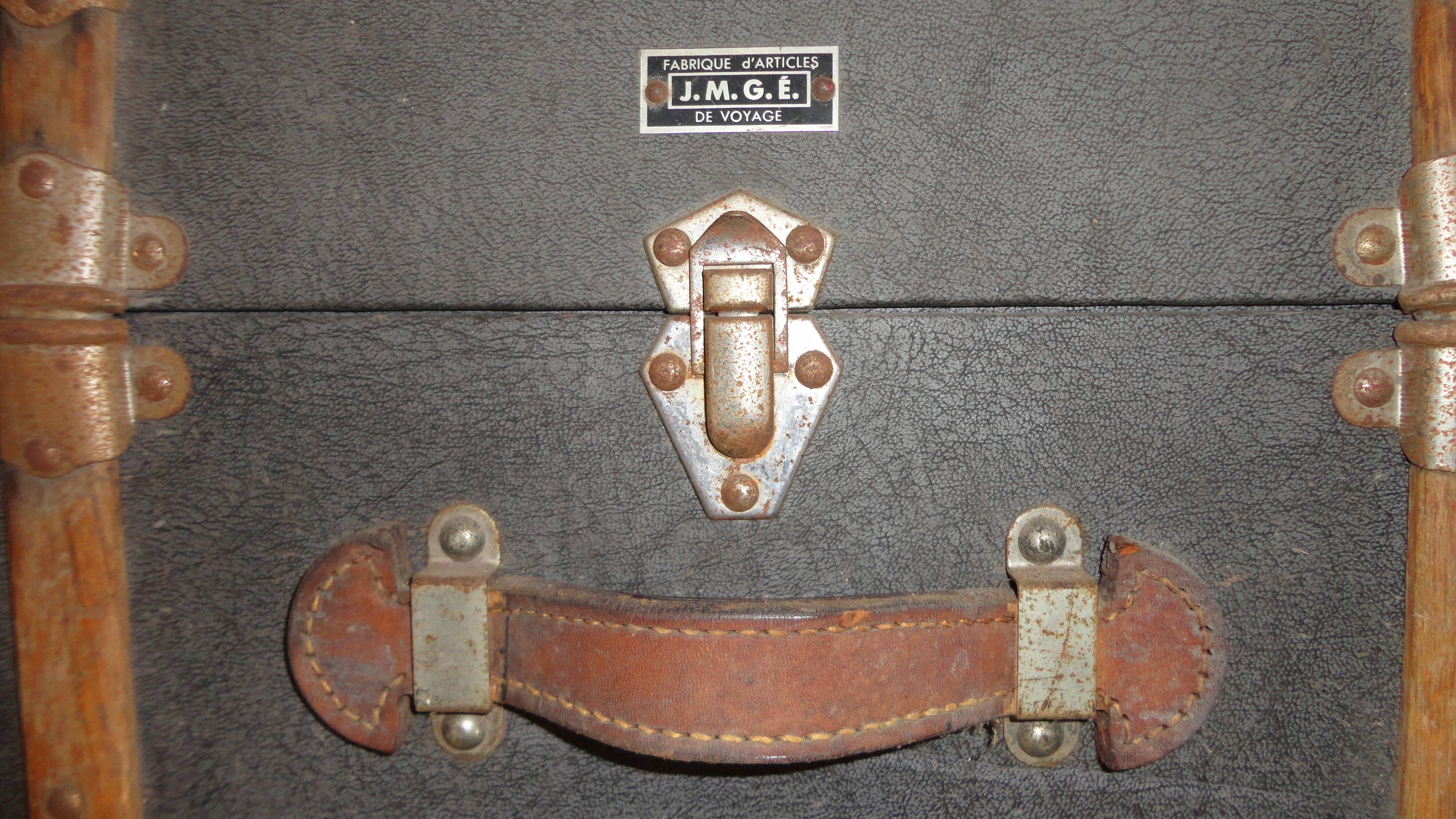 Ancienne Malle de Voyage J.M.G.É