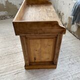 Trading counter central island pine