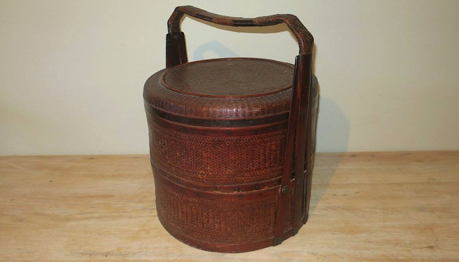 Antique basket in wood and rattan with 3 sections, 1900