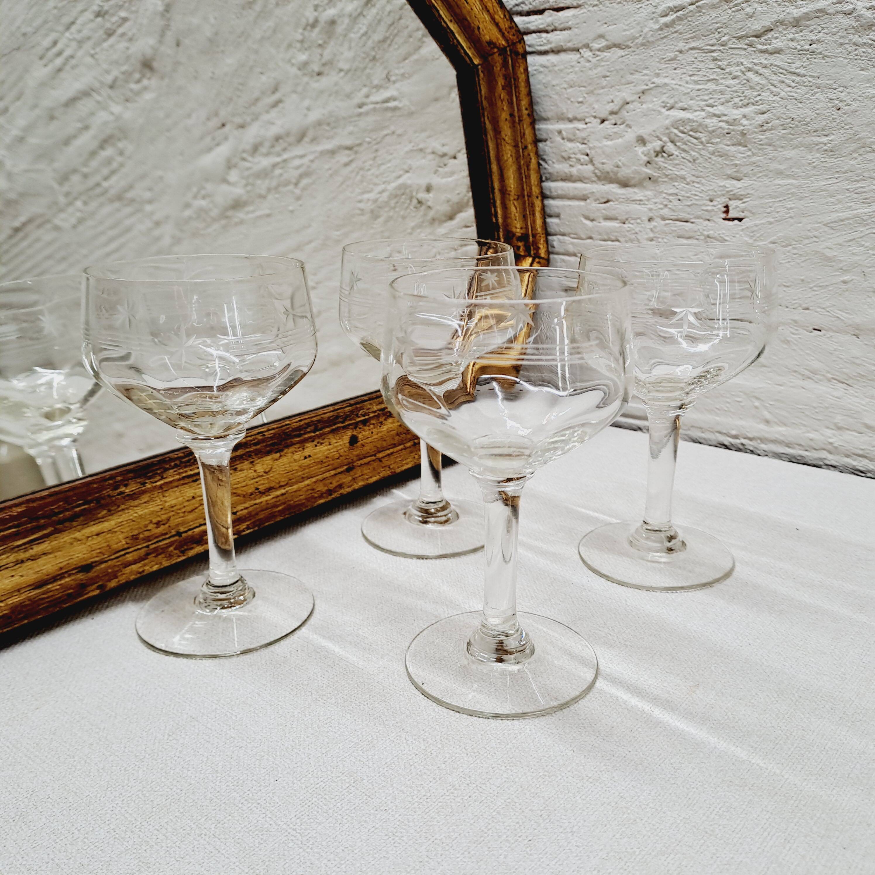 Set of 4 star wine glasses