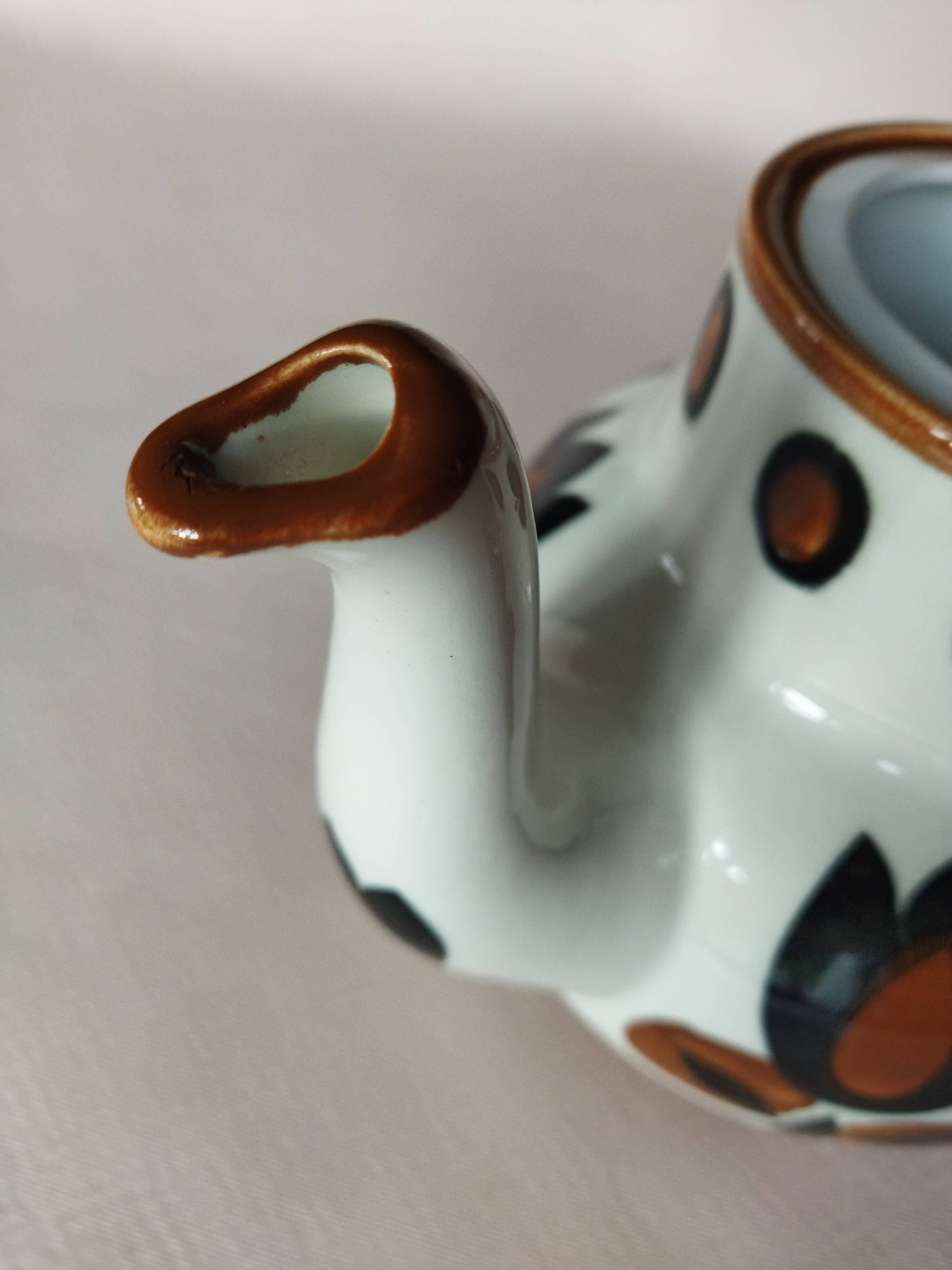 Kimono jug from Boch La Louvière