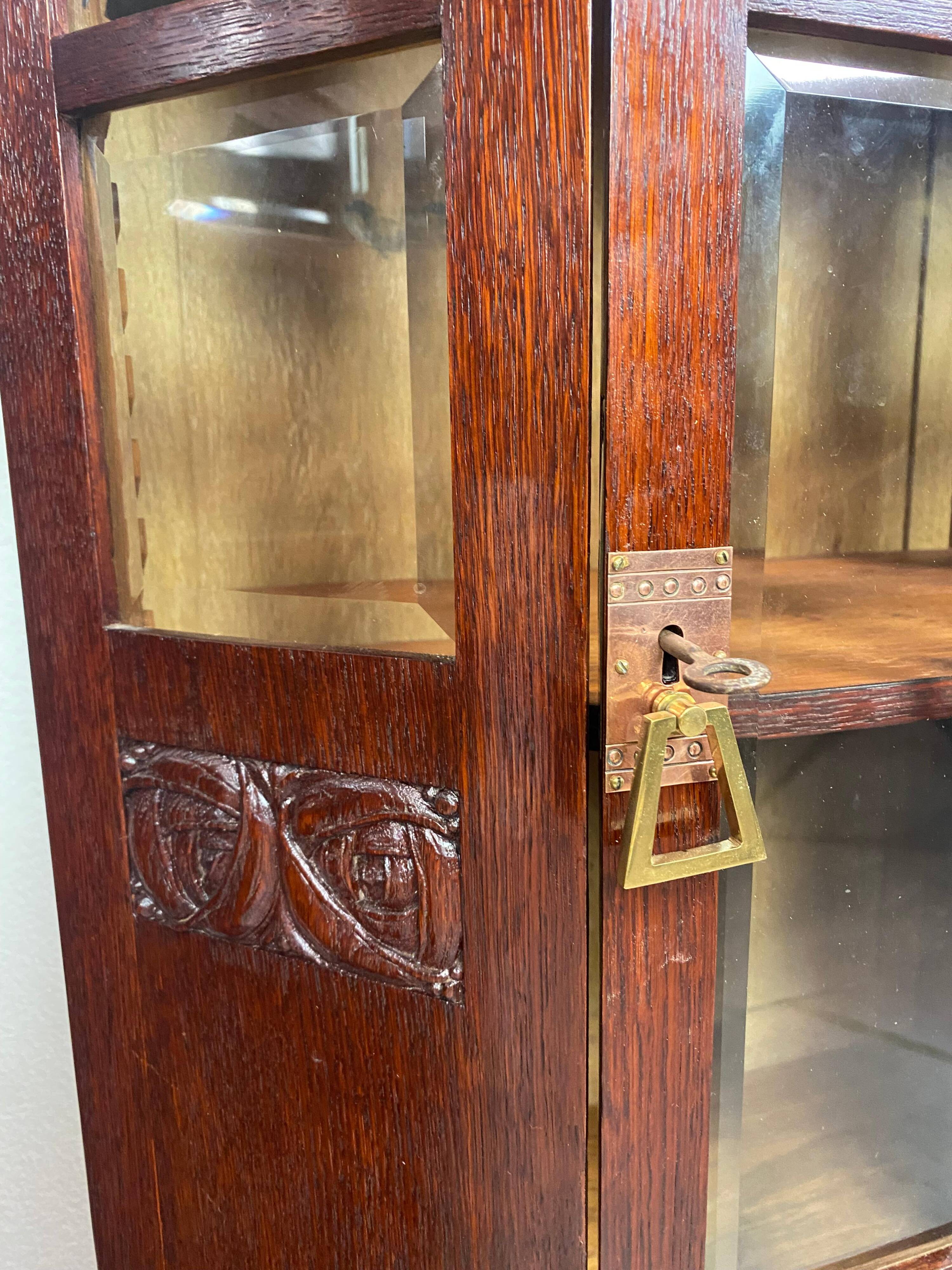 Vitrines Jugendstil dans le style de Joseph Maria Olbrich