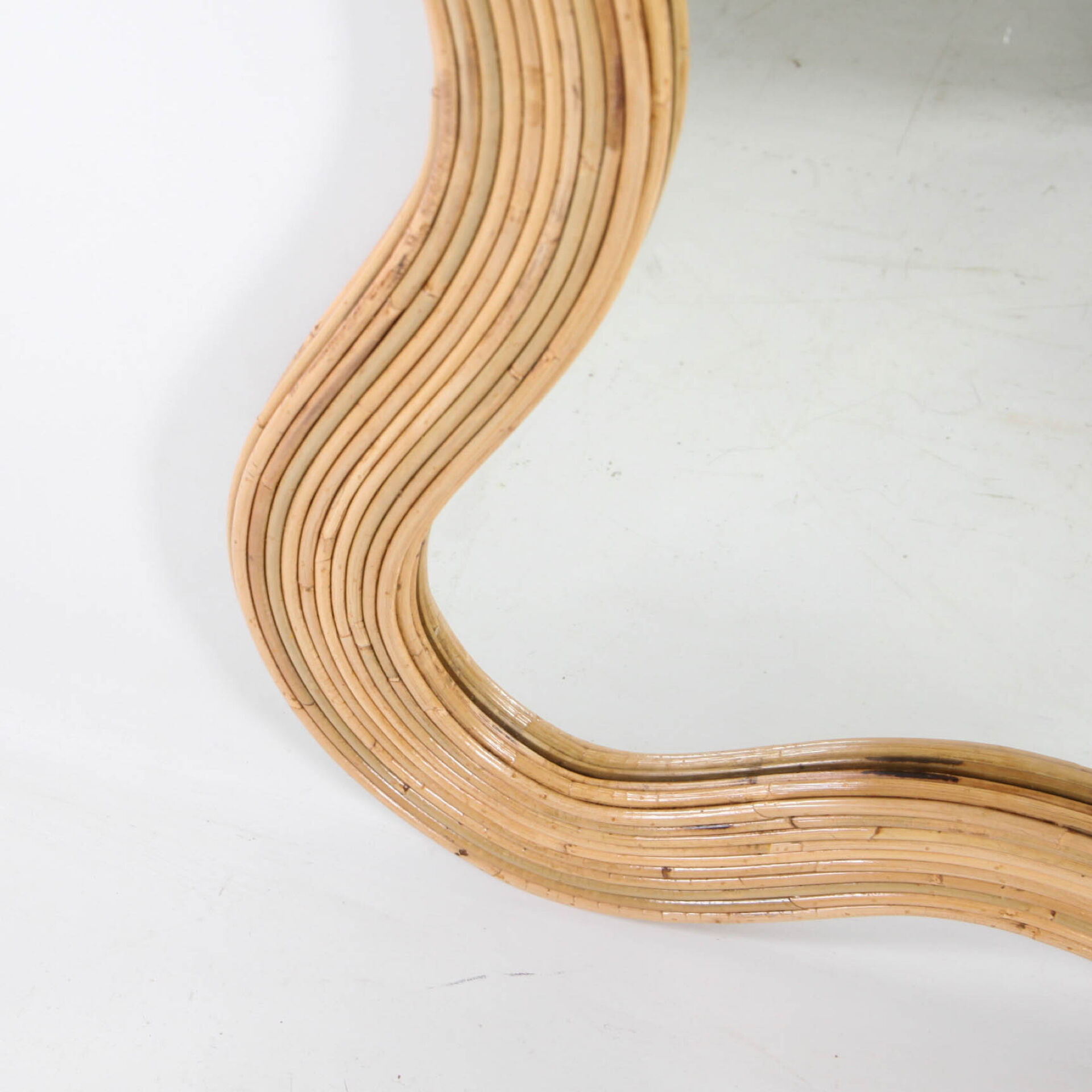 Large "waves" rattan mirror