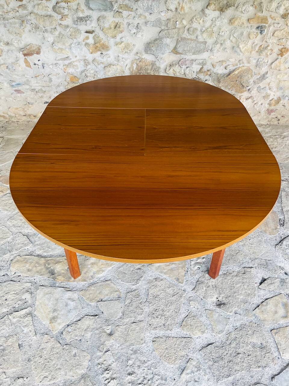 Extendable dining table in teak, butterfly extension by Van Pelt circa 1960.