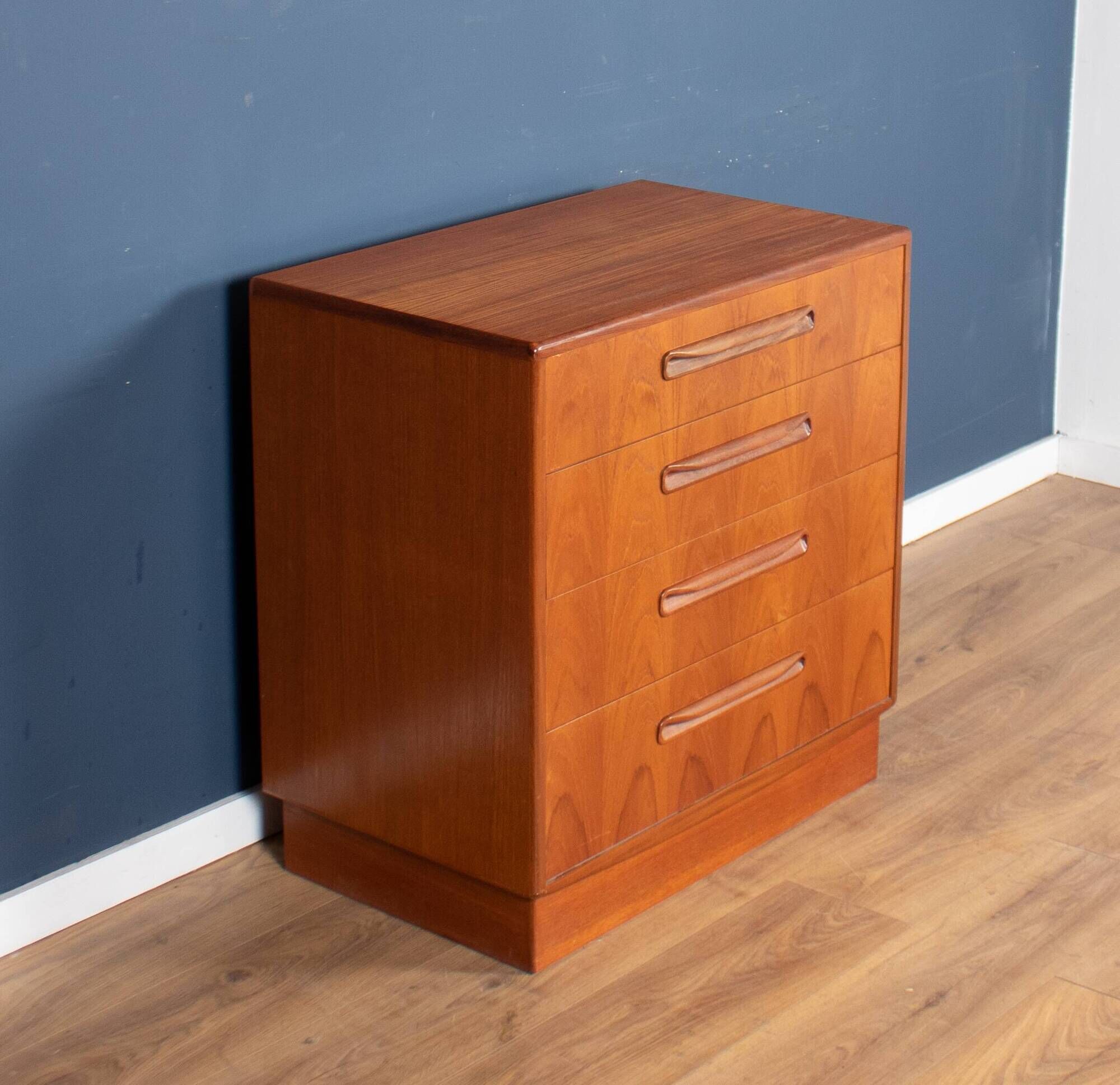 Commode rétro en teck des années 1960, fresque G Plan de Victor Wilkins pour commode