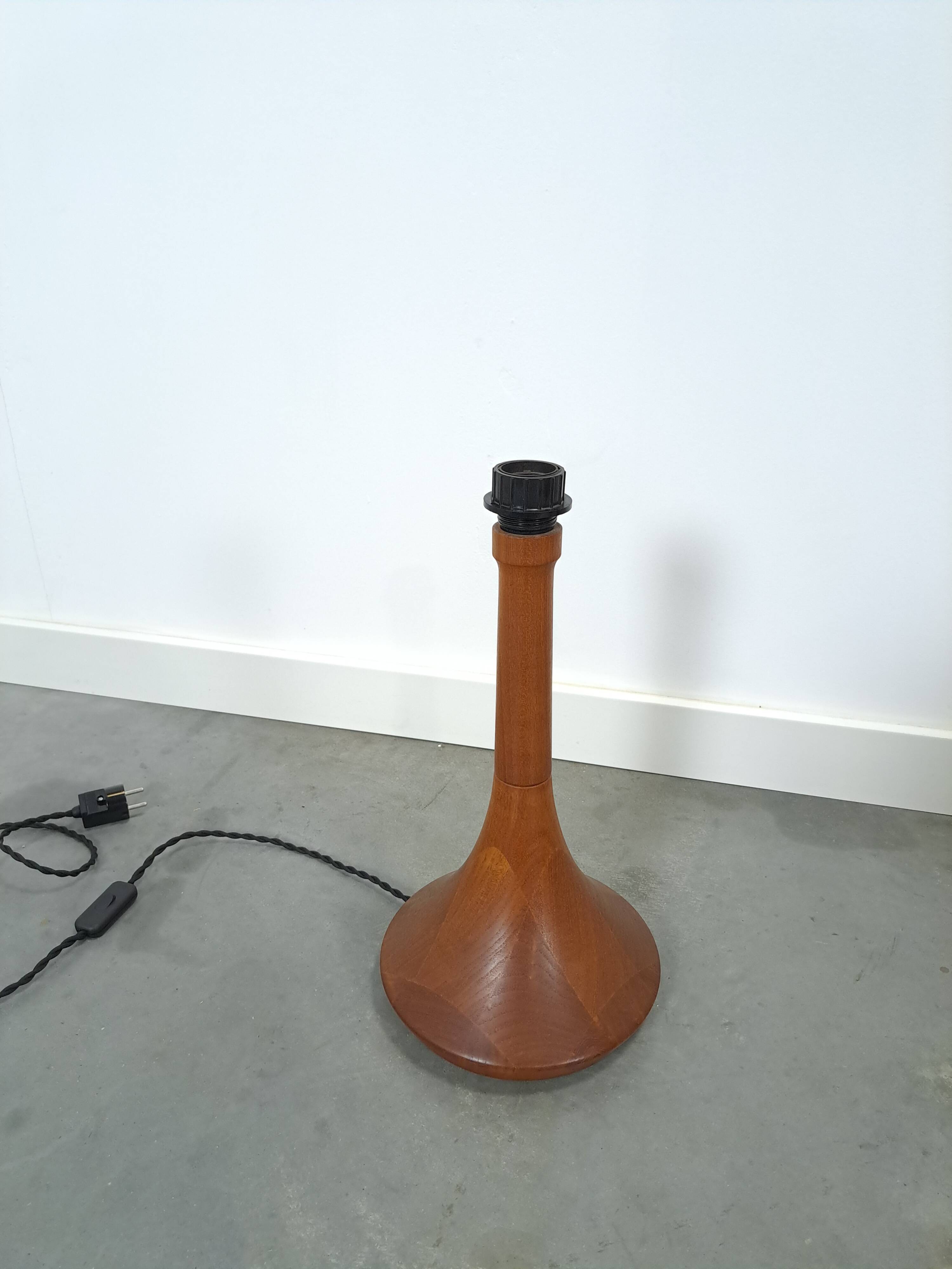Teak houten lampenvoet vintage
