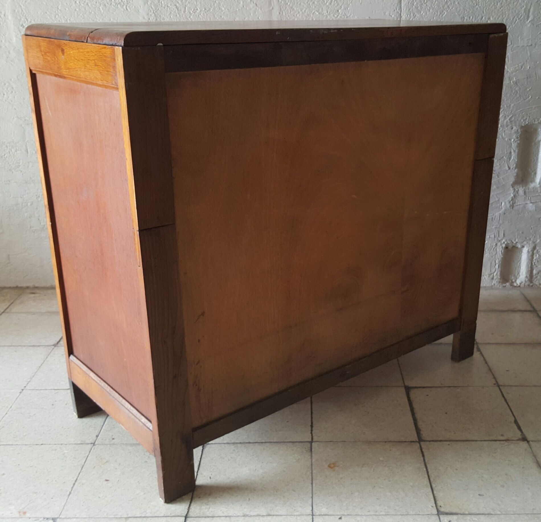 Art Deco chest of drawers