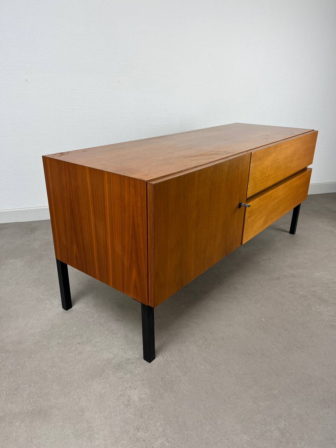 Modernist sideboard, 1950s TV unit.