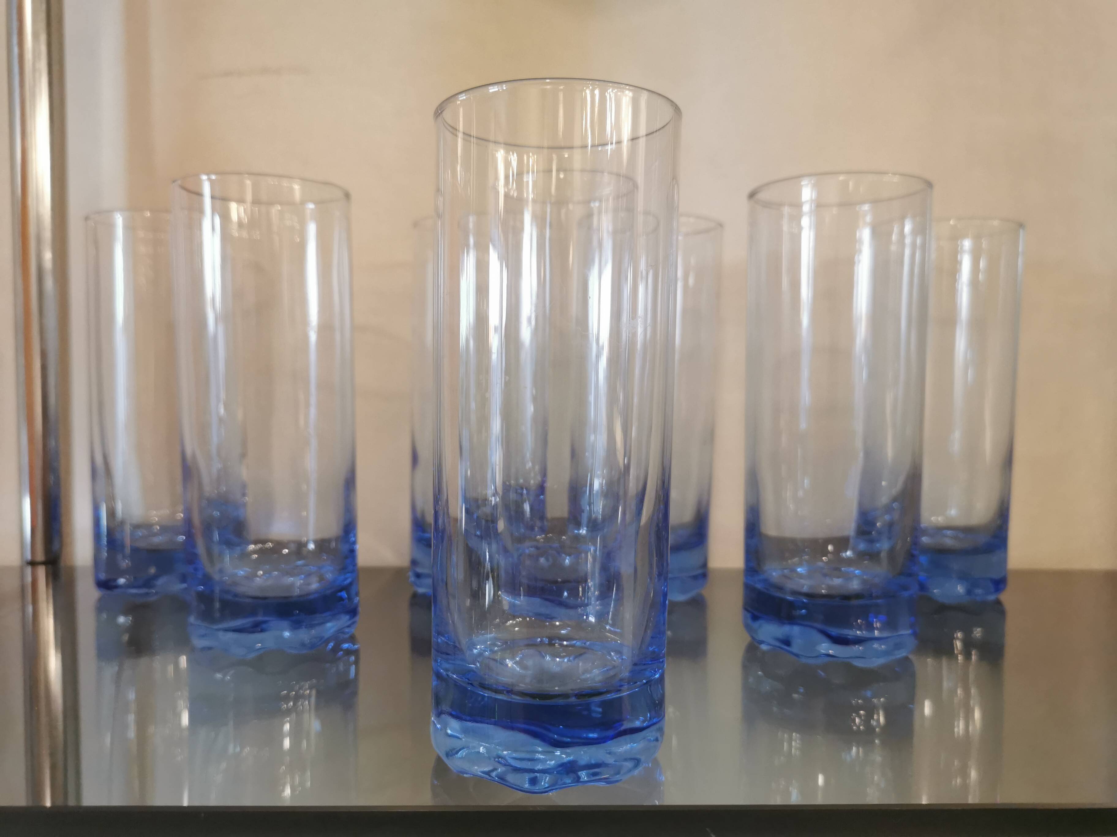 Service of 8 glasses at vintage orangeade