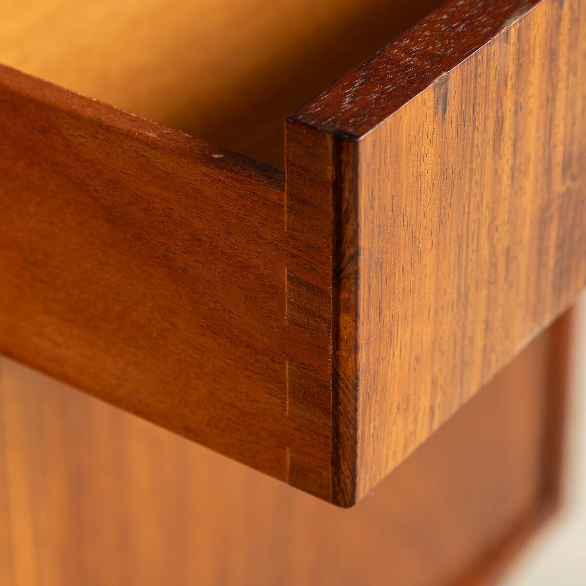20thC ENGLISH ROSEWOOD SIDEBOARD BY GORDON RUSSELL c.1967