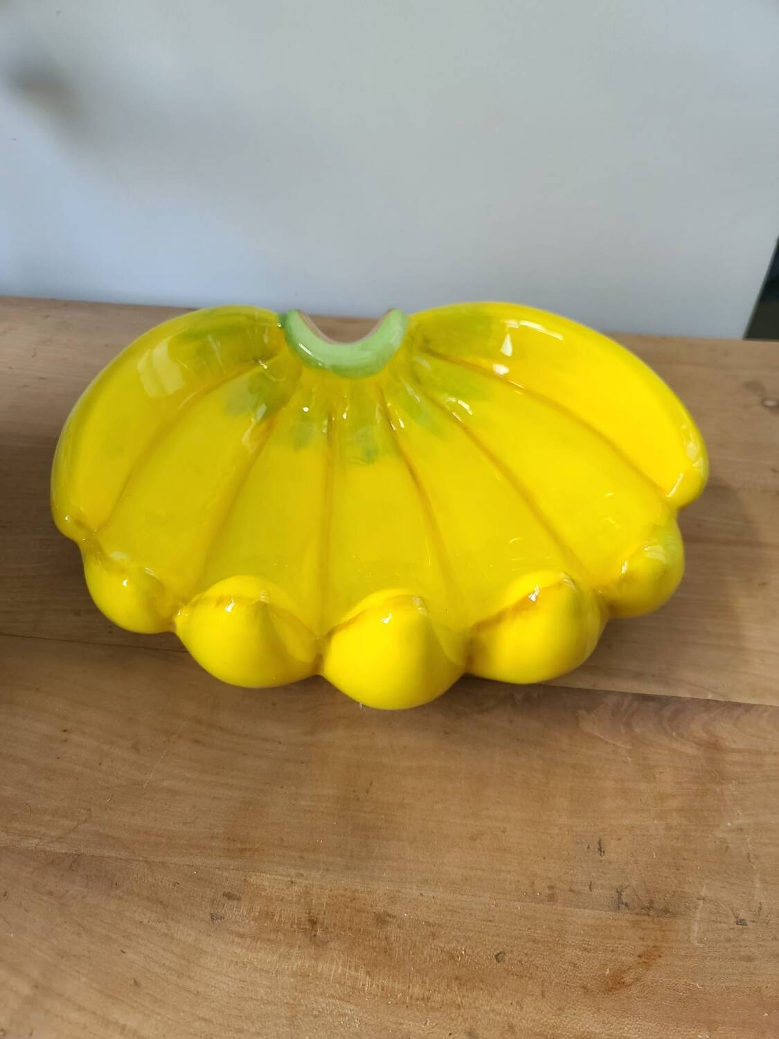 Ceramic fruit basket by Gisela Graham London