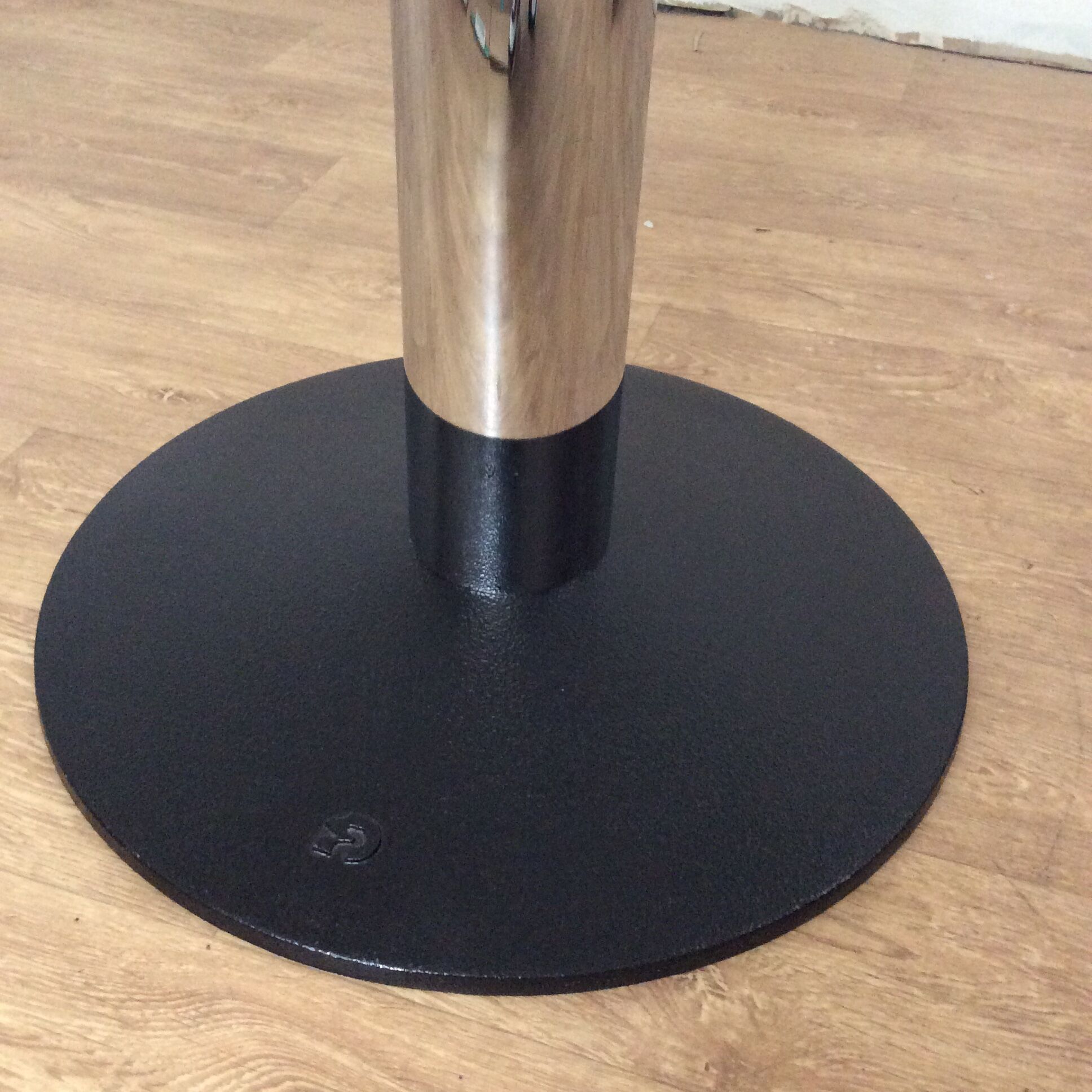 Groove extendable design dining table in tempered glass and chromed steel
