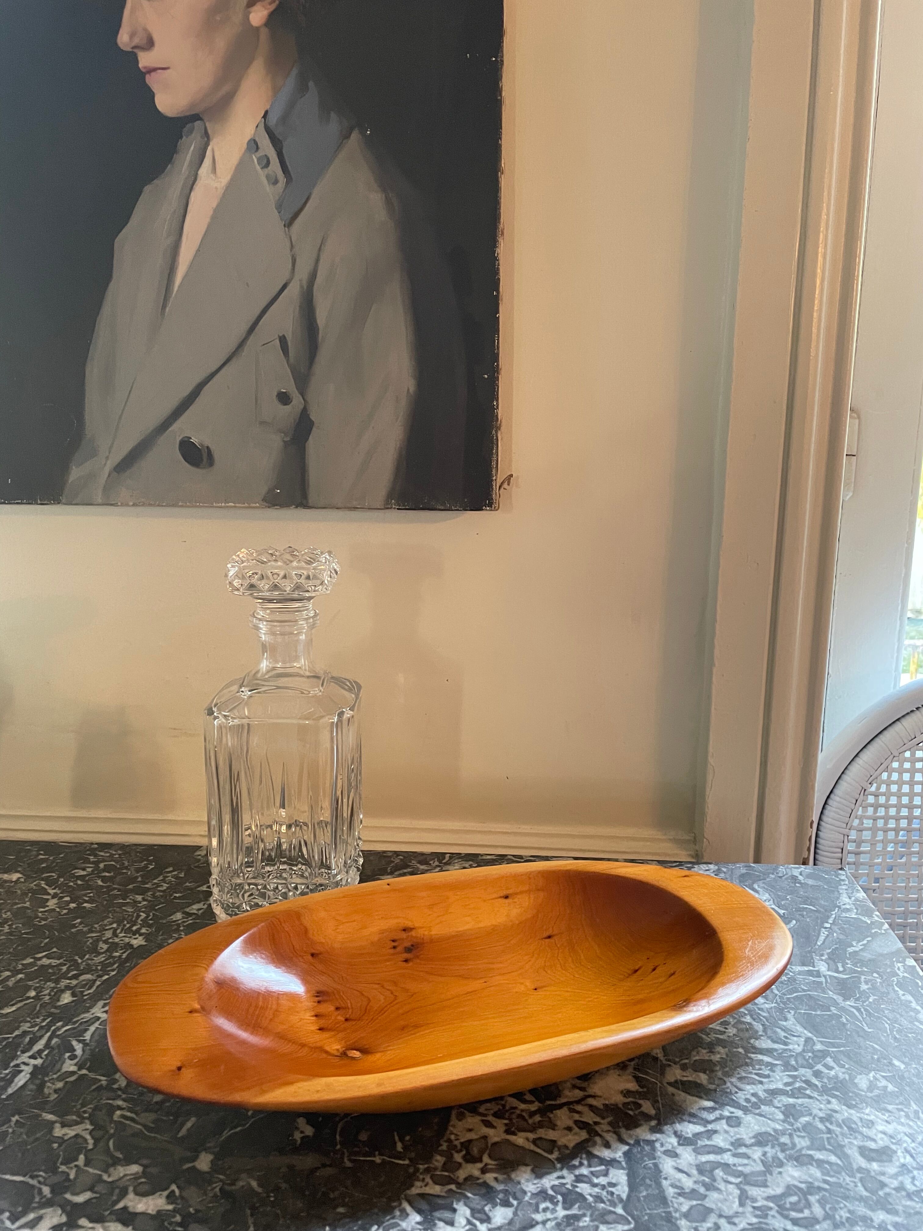 Oval wooden dish