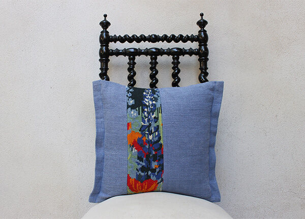 Coussin upcyclé "le brin bleu" - 40x40 cm - lin & canevas