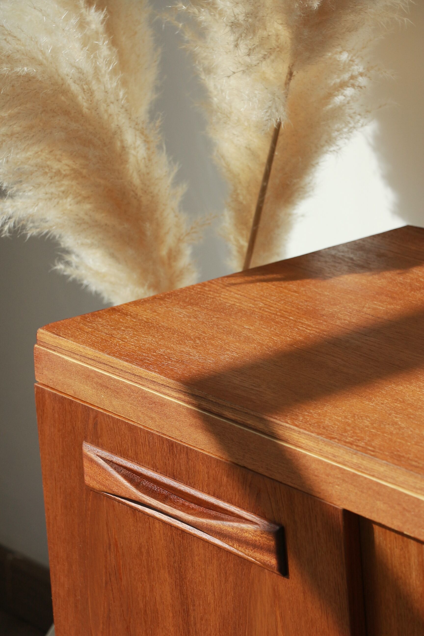 Scandinavian sideboard - long handles - 60s