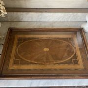 Grand plateau vintage,  marqueterie de bois sous verre