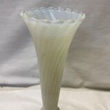 Vase en opaline