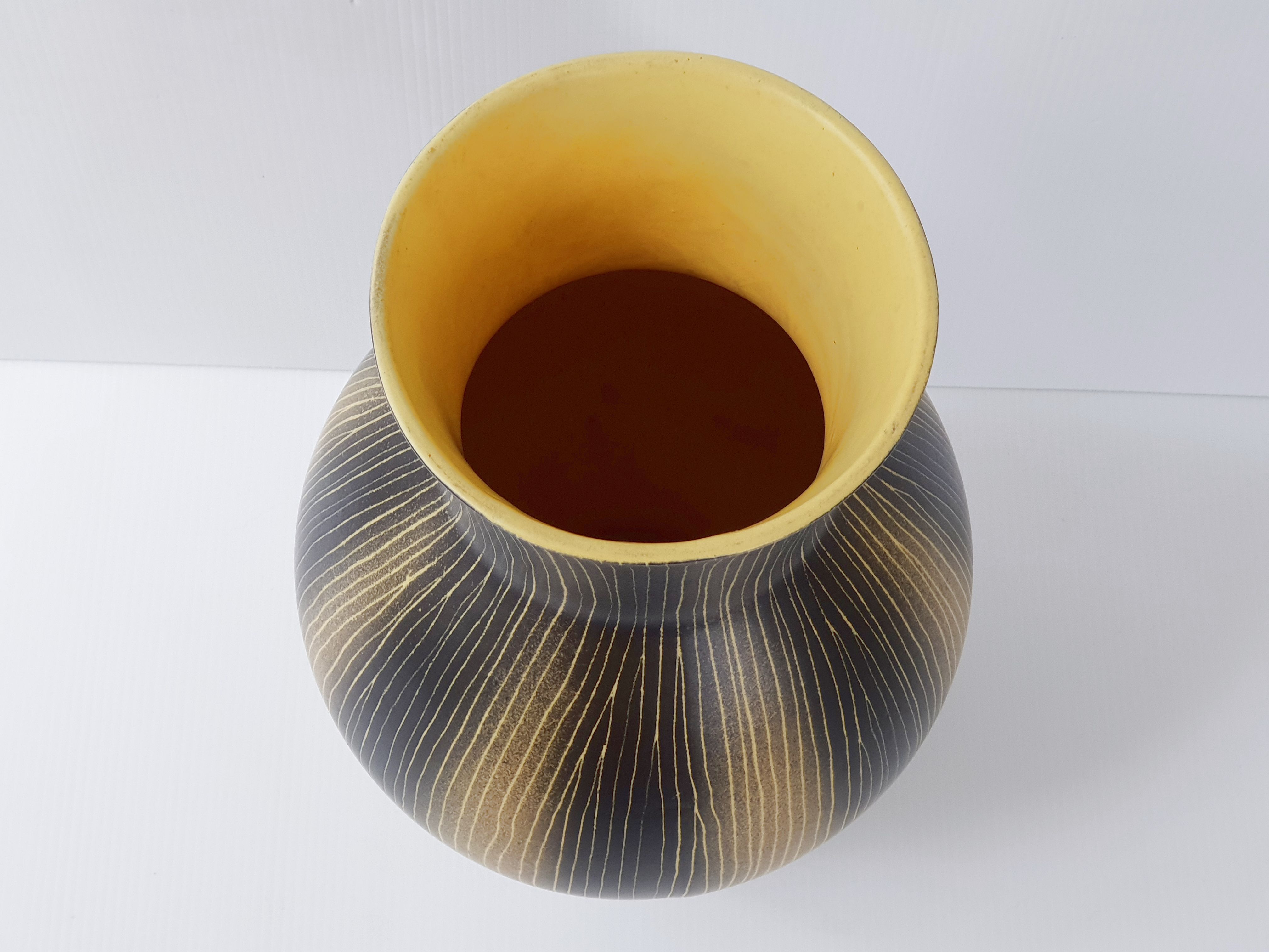 Vintage Saint Clement vase 1950