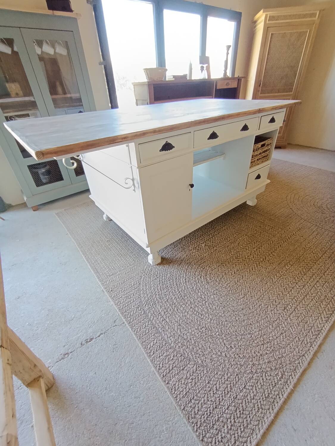 Island, kitchen counter