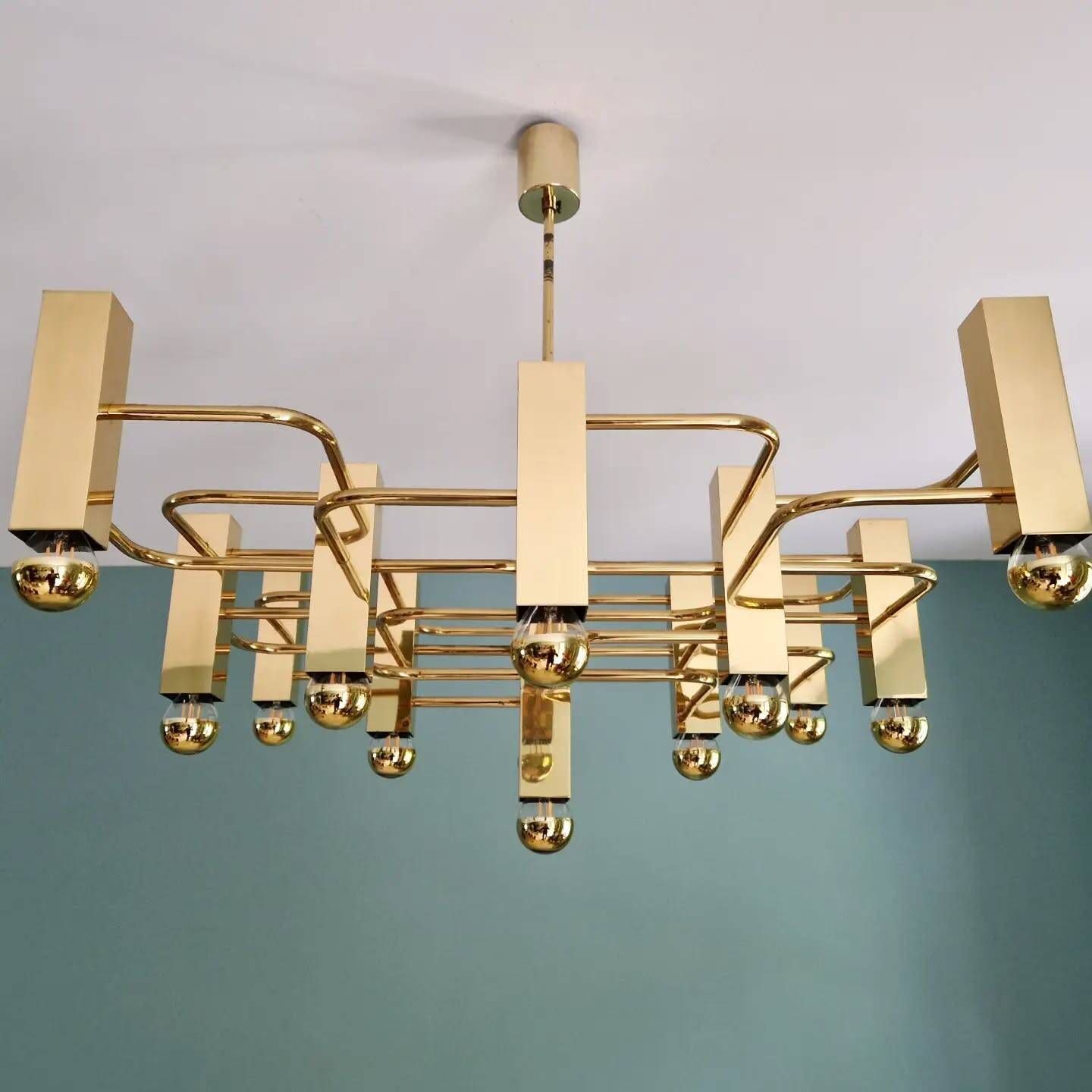 Geometric brass chandelier, design by Gaetano Sciolari, Boulanger, 1970.