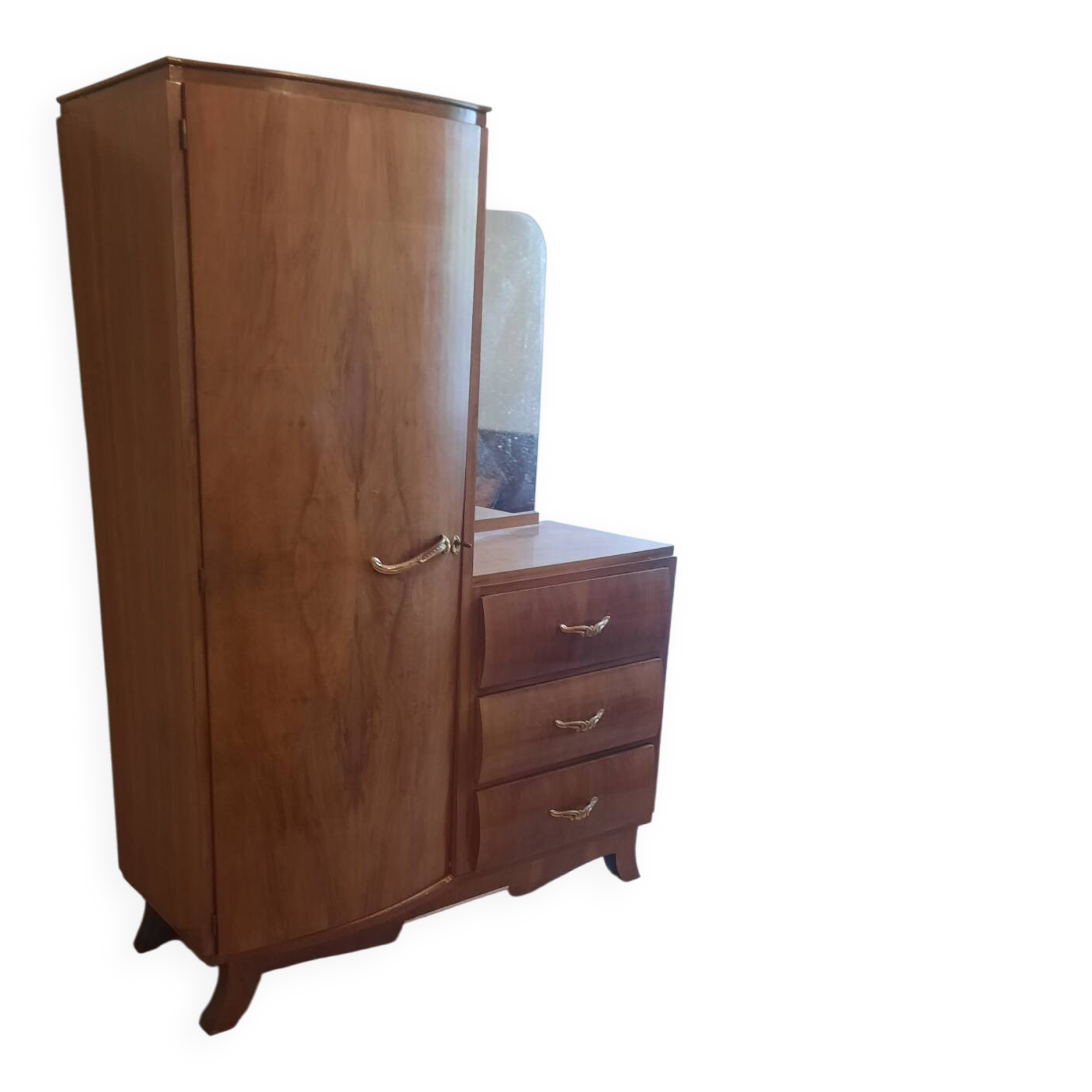 Asymmetrical wardrobe