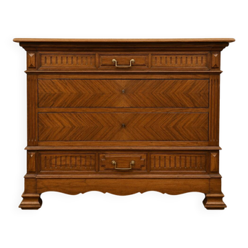 Commode de style Louis XVI en noyer et marbre, façade en chevrons