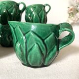 Tasses anciennes en barbotine avec soucoupes, sucrier et pichet à lait