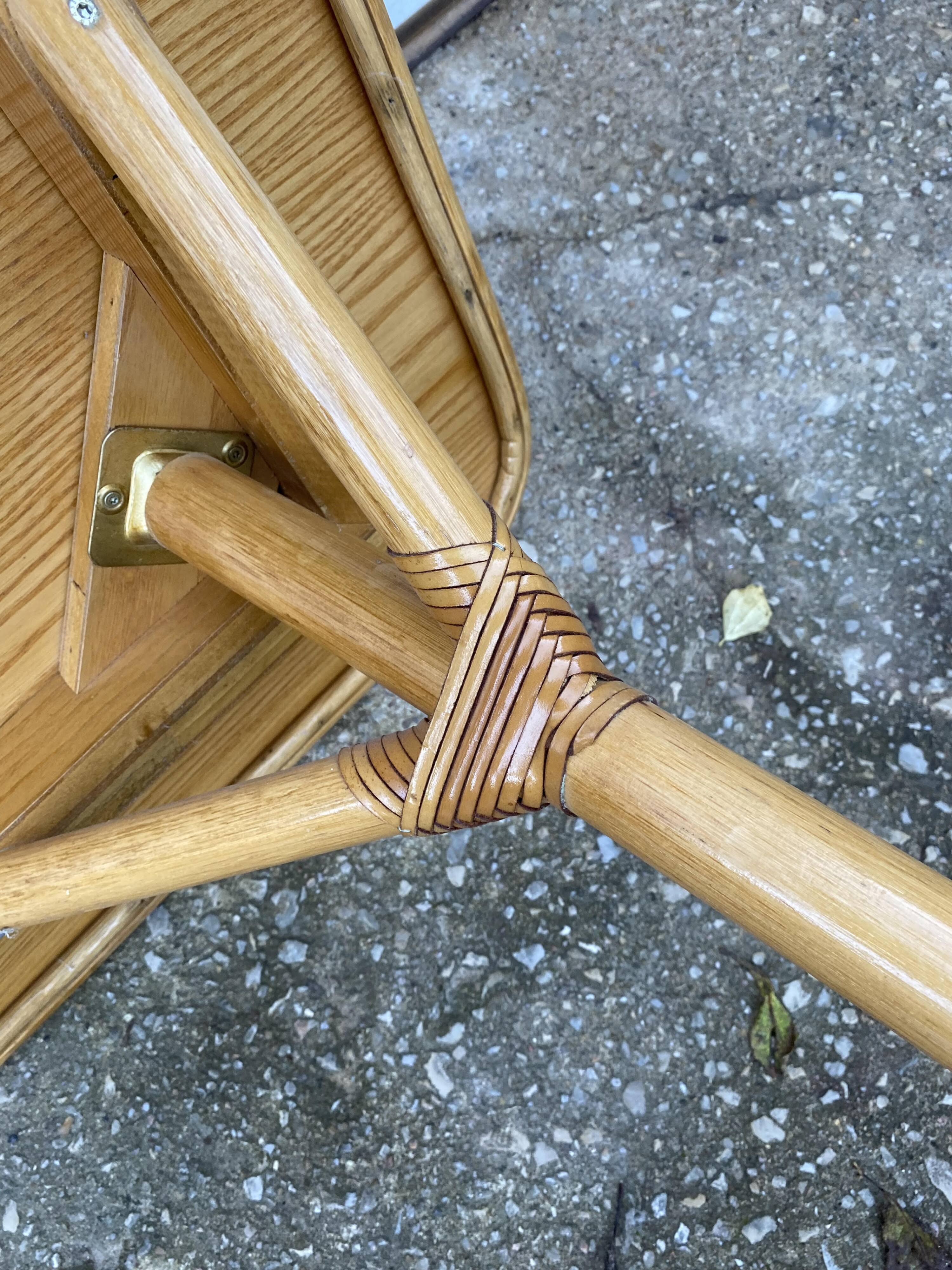 Vintage 80s extendable oak veneer rattan table