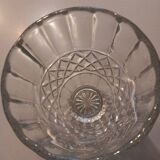 Vase en verre ciselé transparent