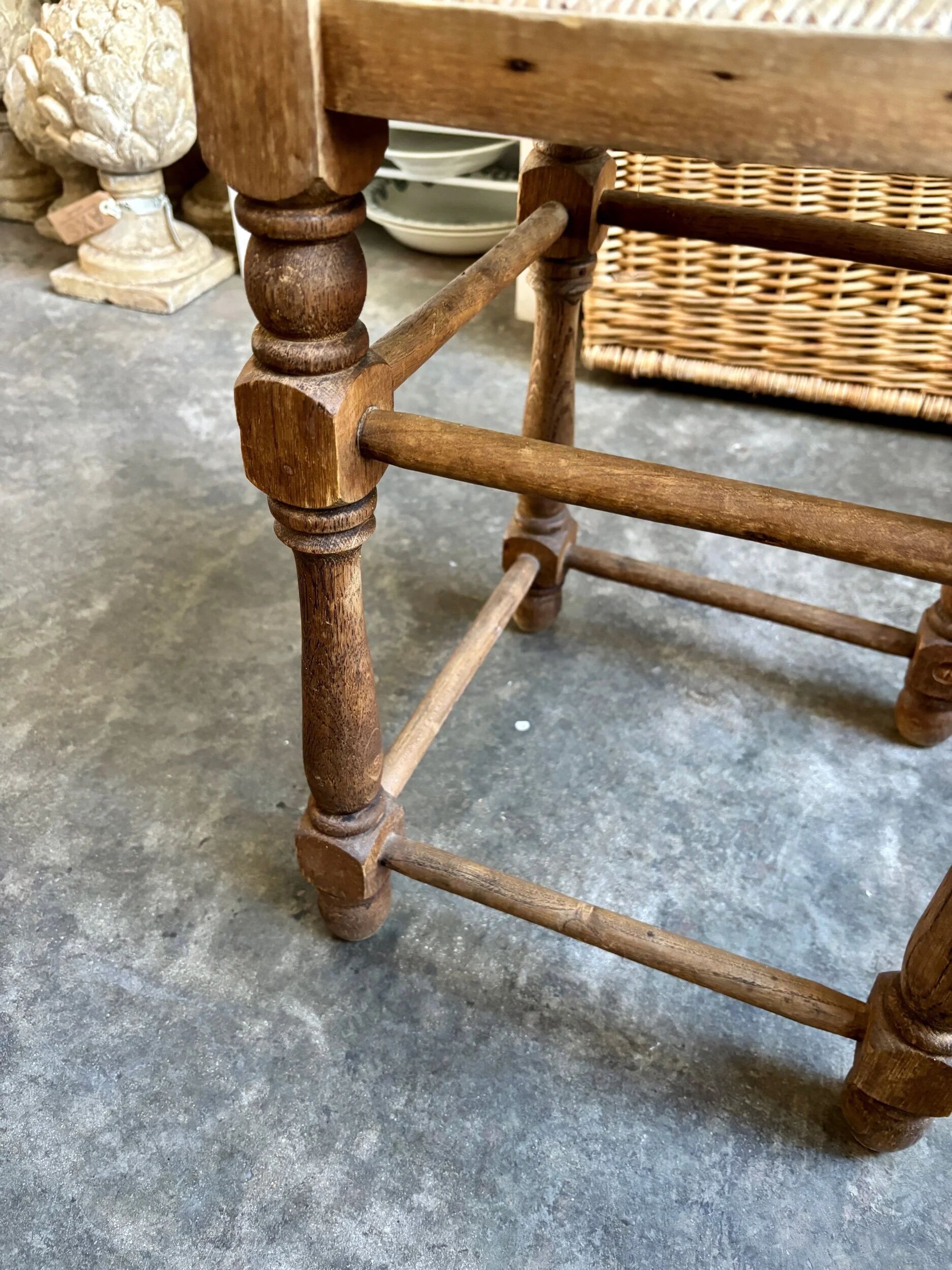 Tabouret en bois et paille tressée