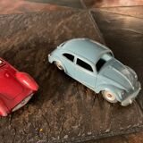 Lot 3 voiturettes dinky toys, peugeot, maserati, volkswagen