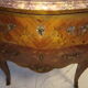 Commode galbée style Louis XVI marqueterie bois de rose