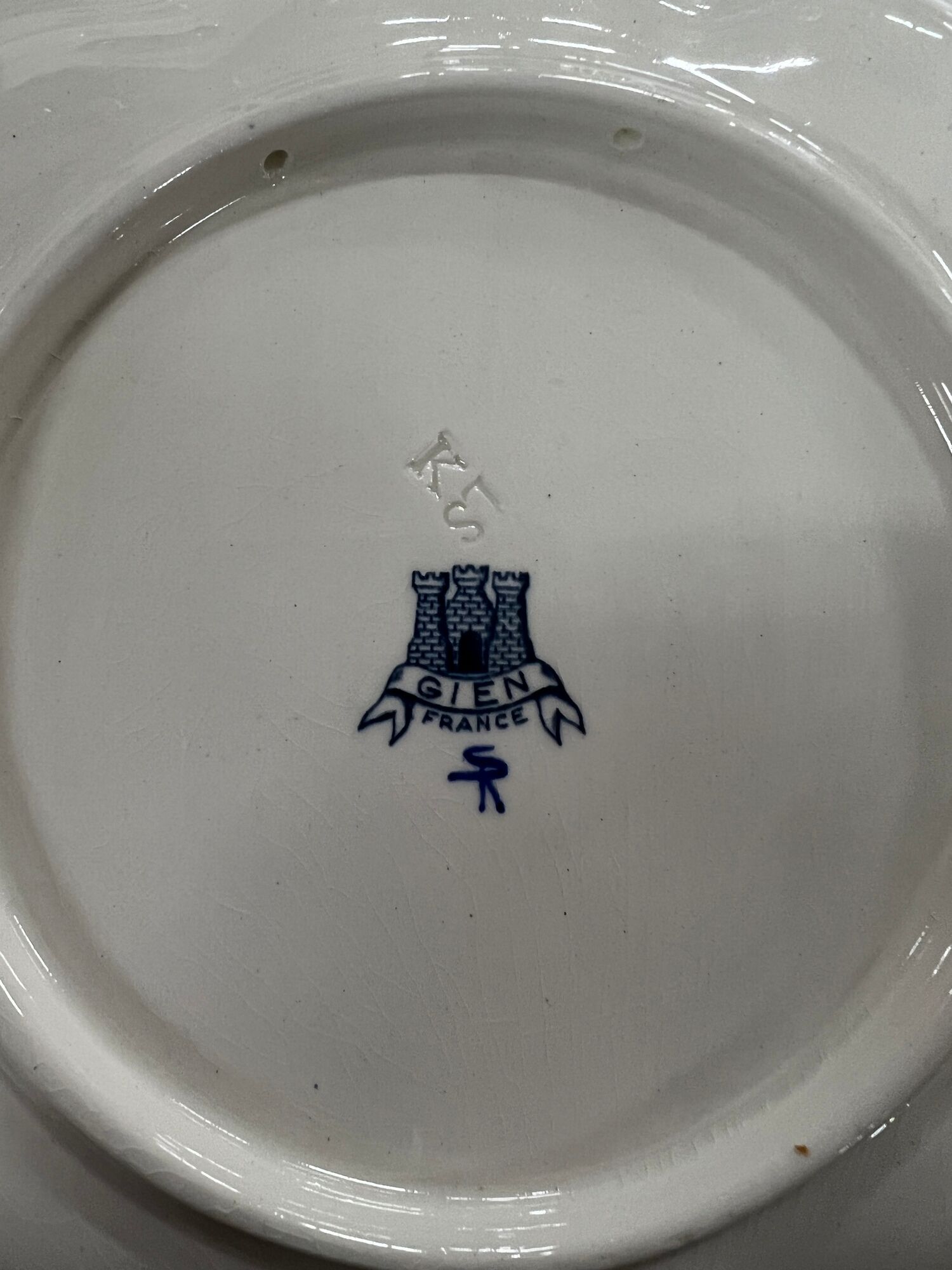 Collector's ceramic hollow plate by Gien, France, late twentieth century