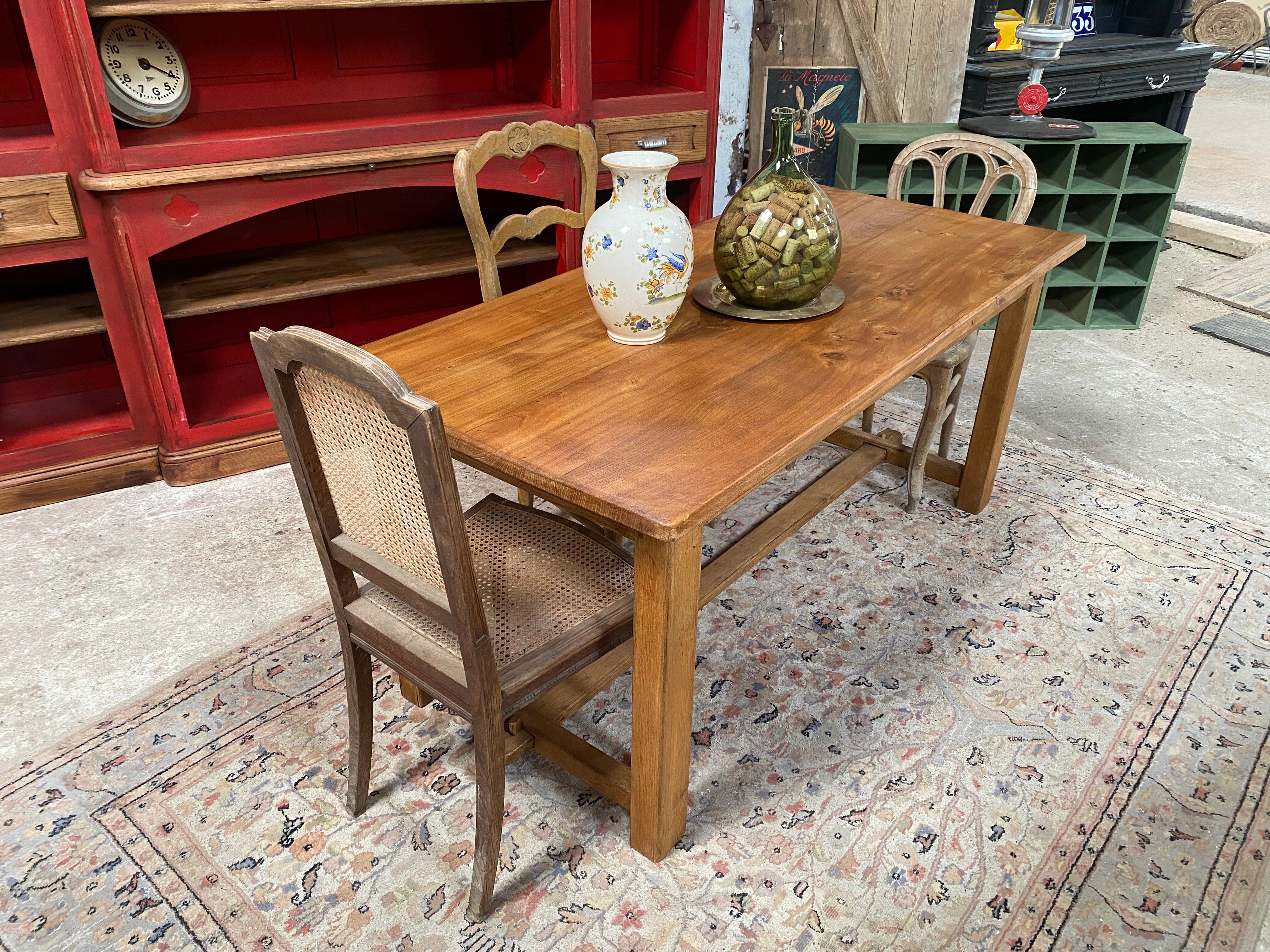 Farm table