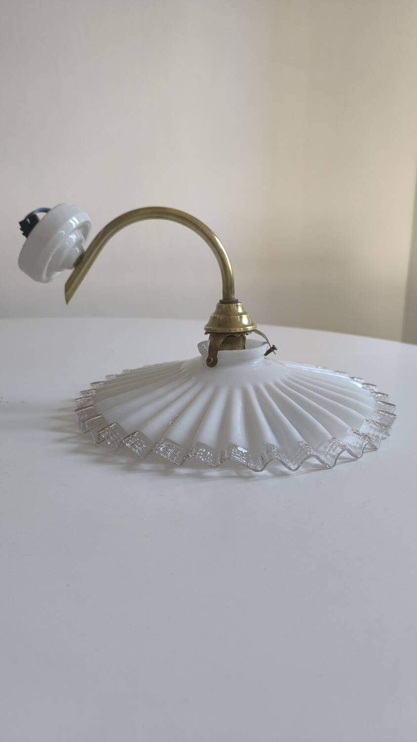 Vintage wall light in notched opaline and gilded brass