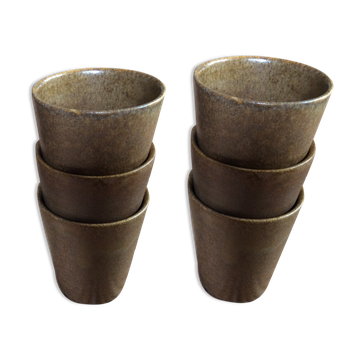 Série de tasses en grès