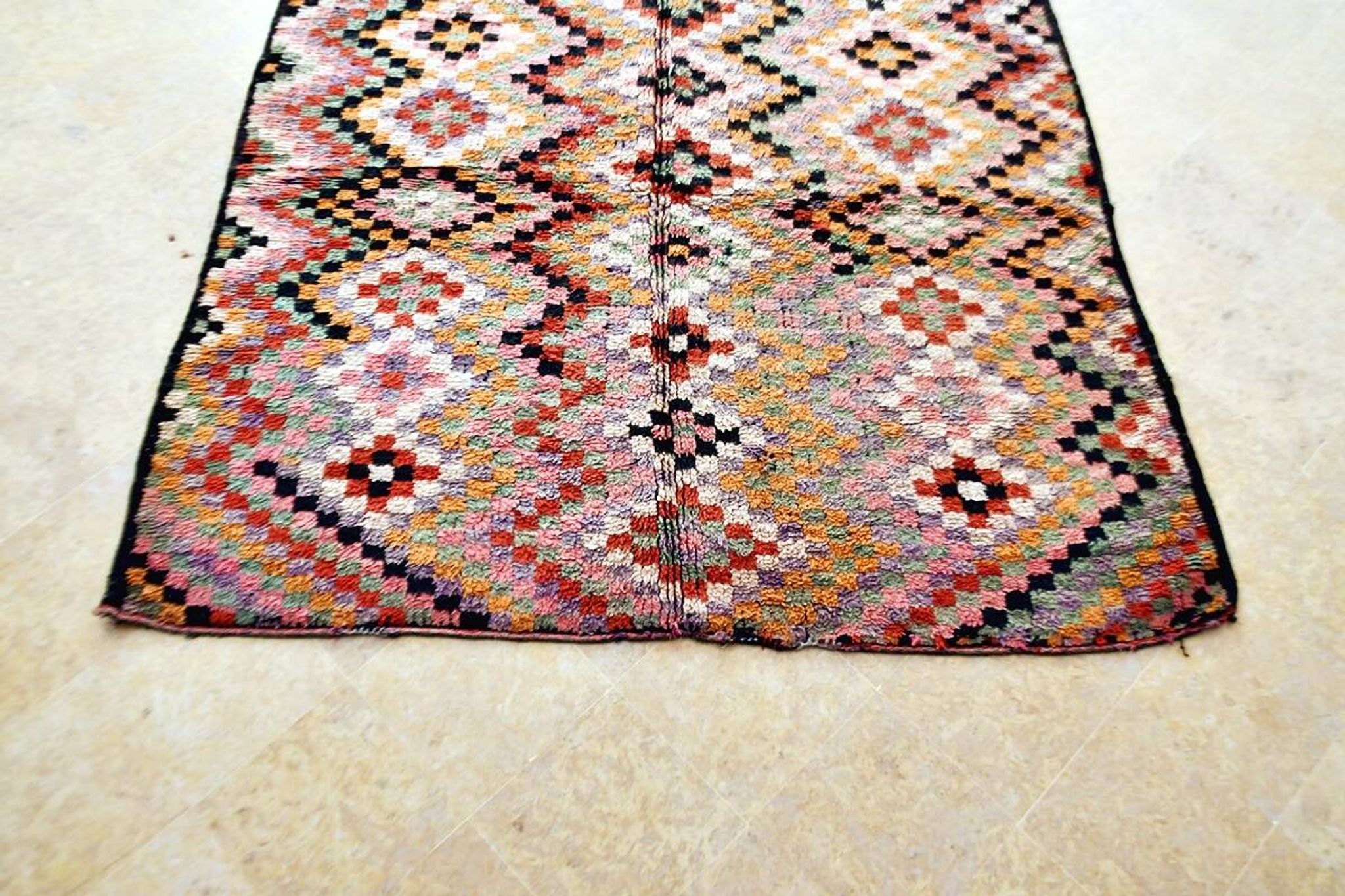 Moroccan Berber rug Boujaad vintage 307 x 180 cm Excellent condition