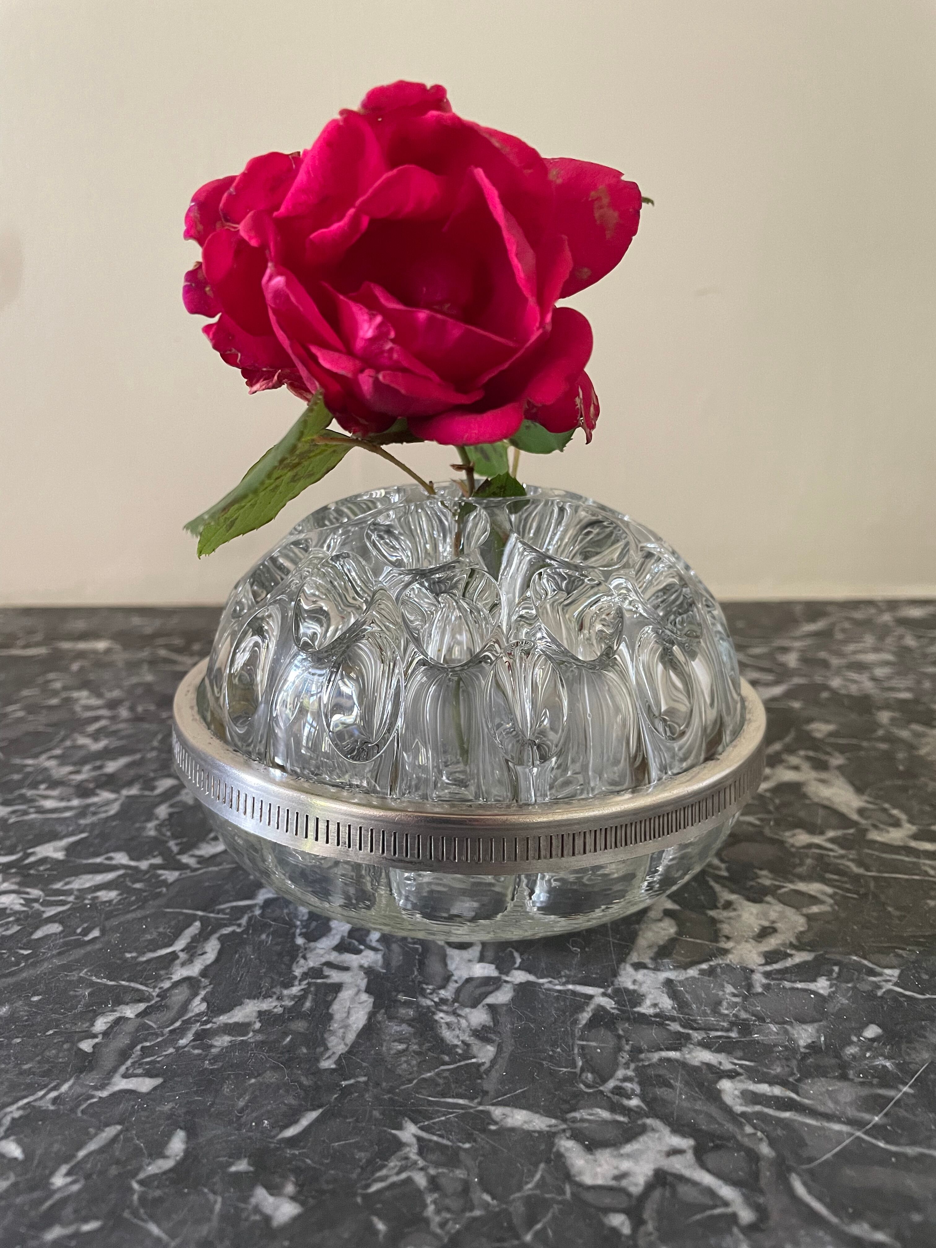 Pique crystal flowers of Reims