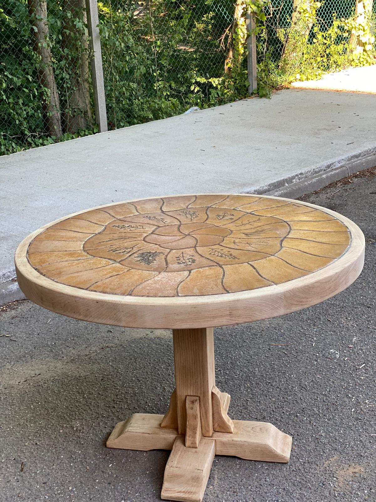 Vintage round Barrois dining table renovated in solid oak and ceramic