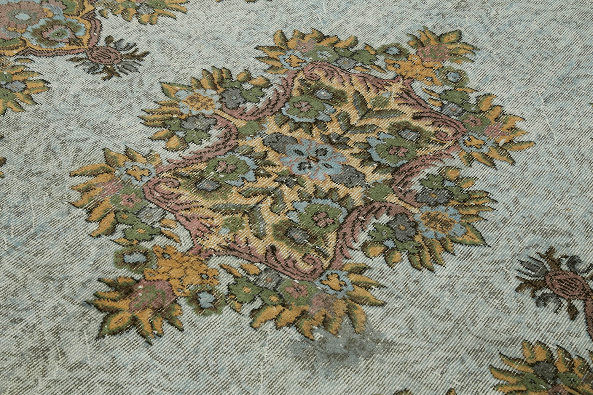 Hand-Knotted Carved Turkish 1970s 183 cm x 302 cm