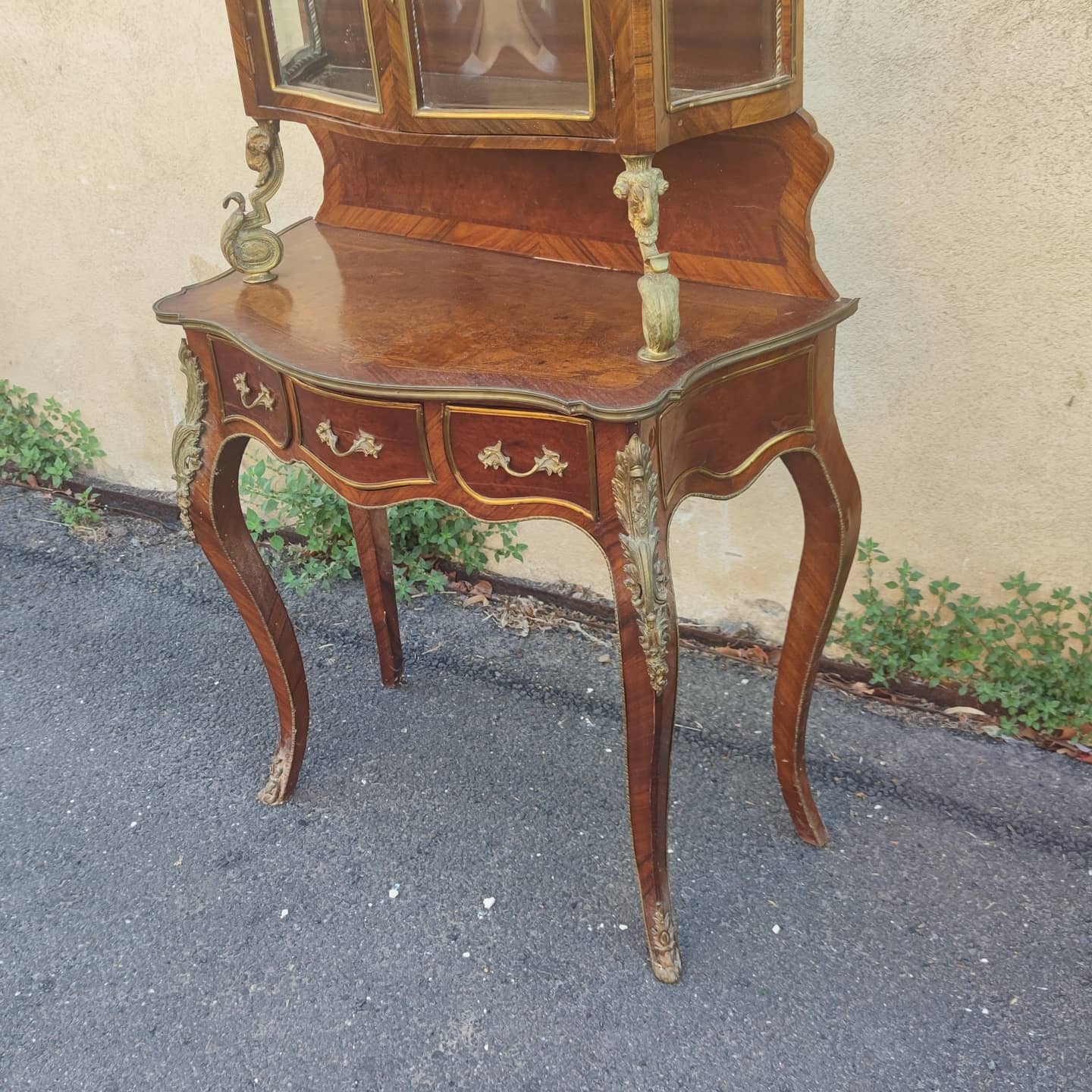 Bureau dit "Bonheur du jour" de style Louis XV