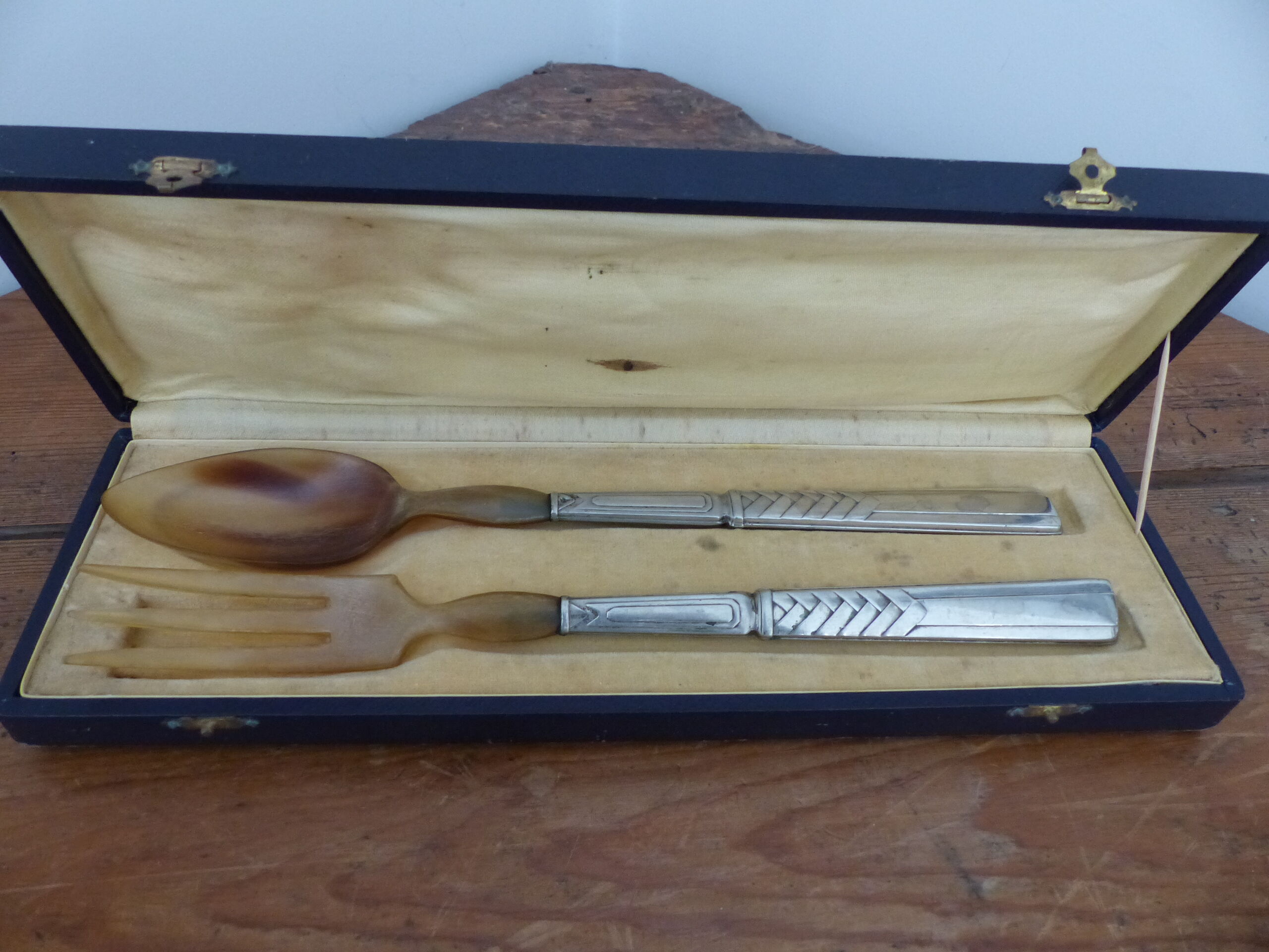 Cutlery with horn and metal-silver salad