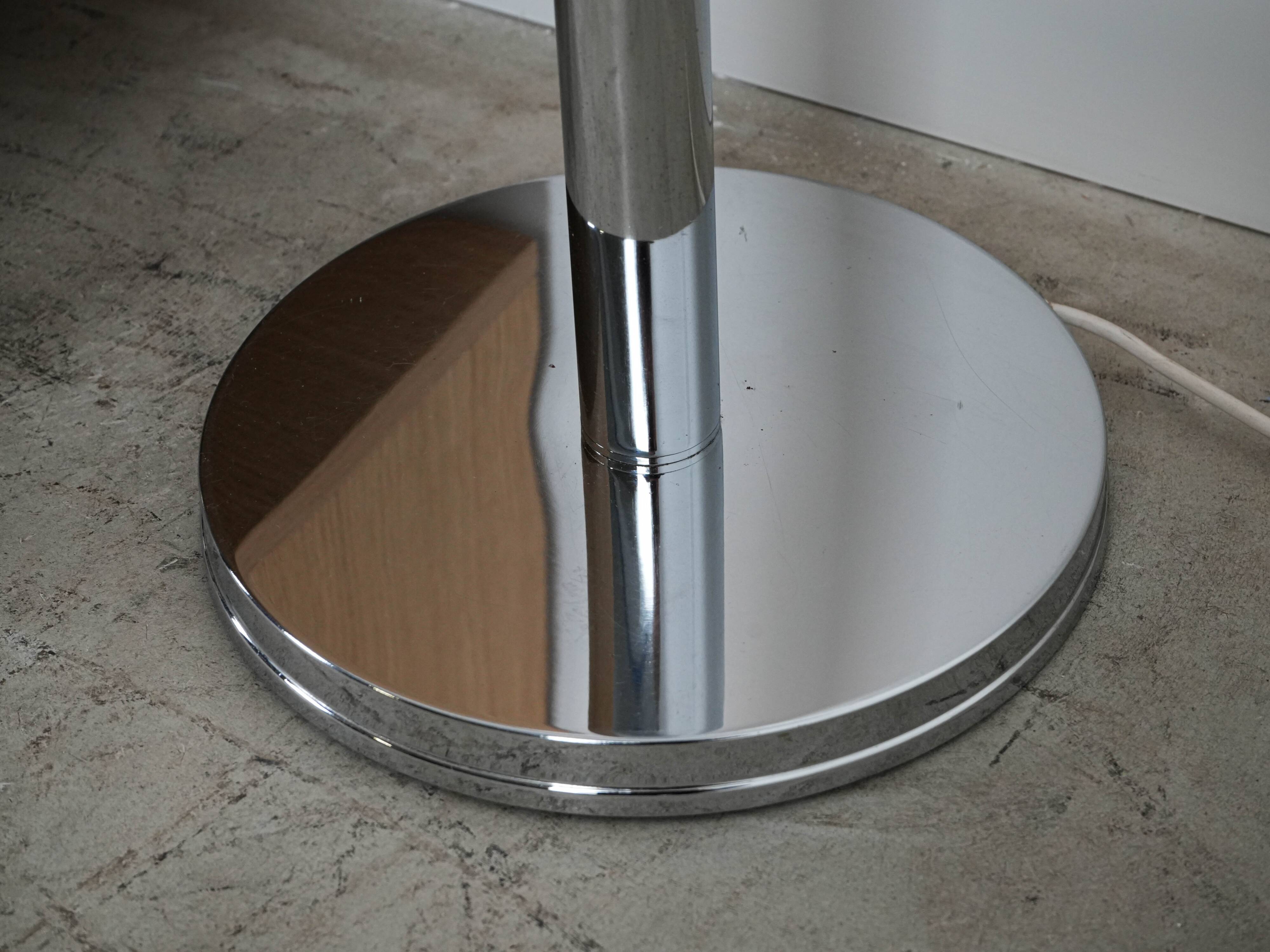 Metal floor lamp, Space Age, manufactured in Italy