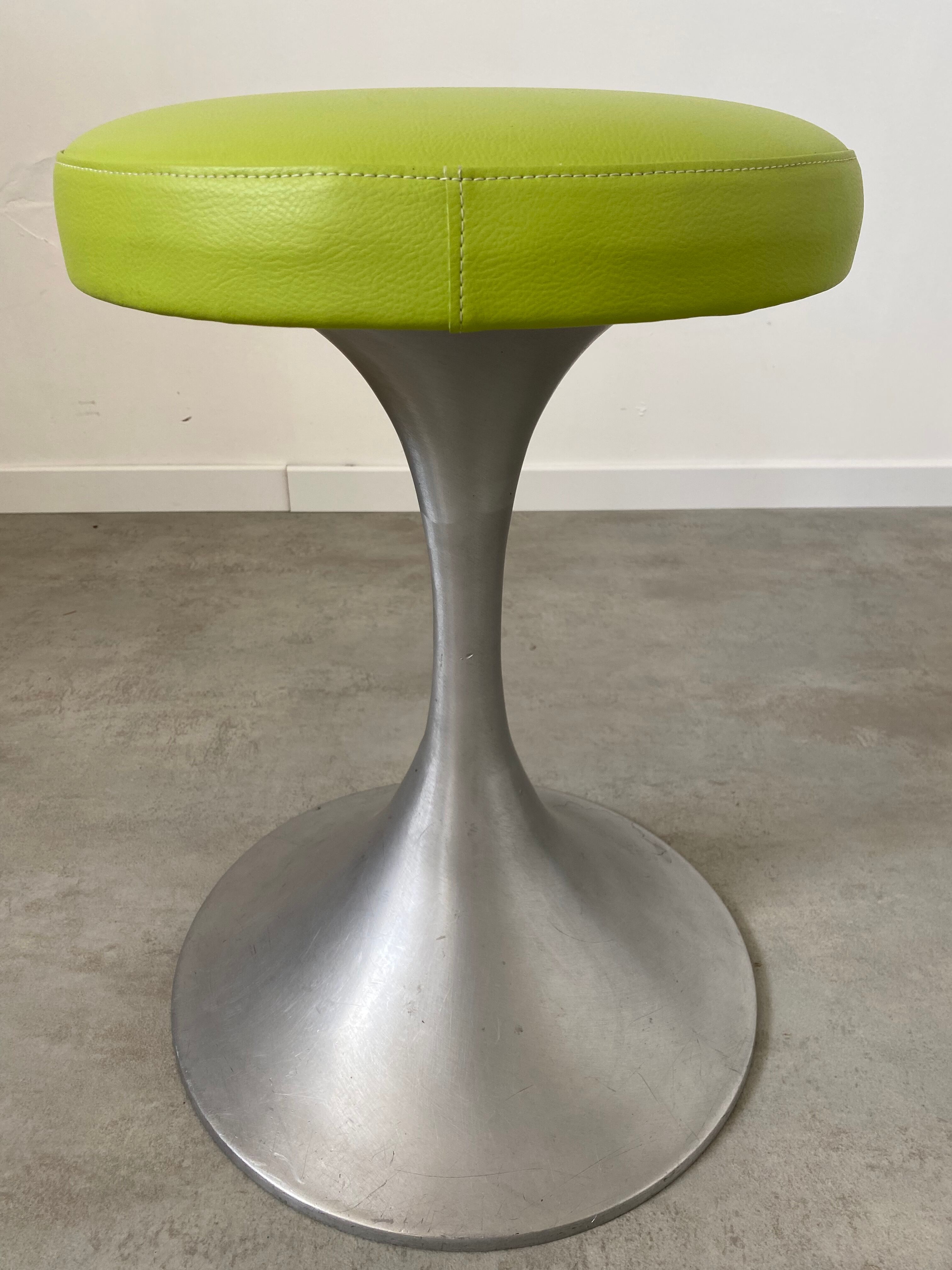 Old Stool Space Age, foot tulip alu metal vintage 70s