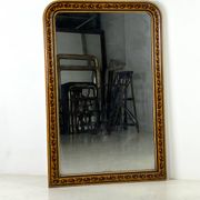 French mirror flower motive
