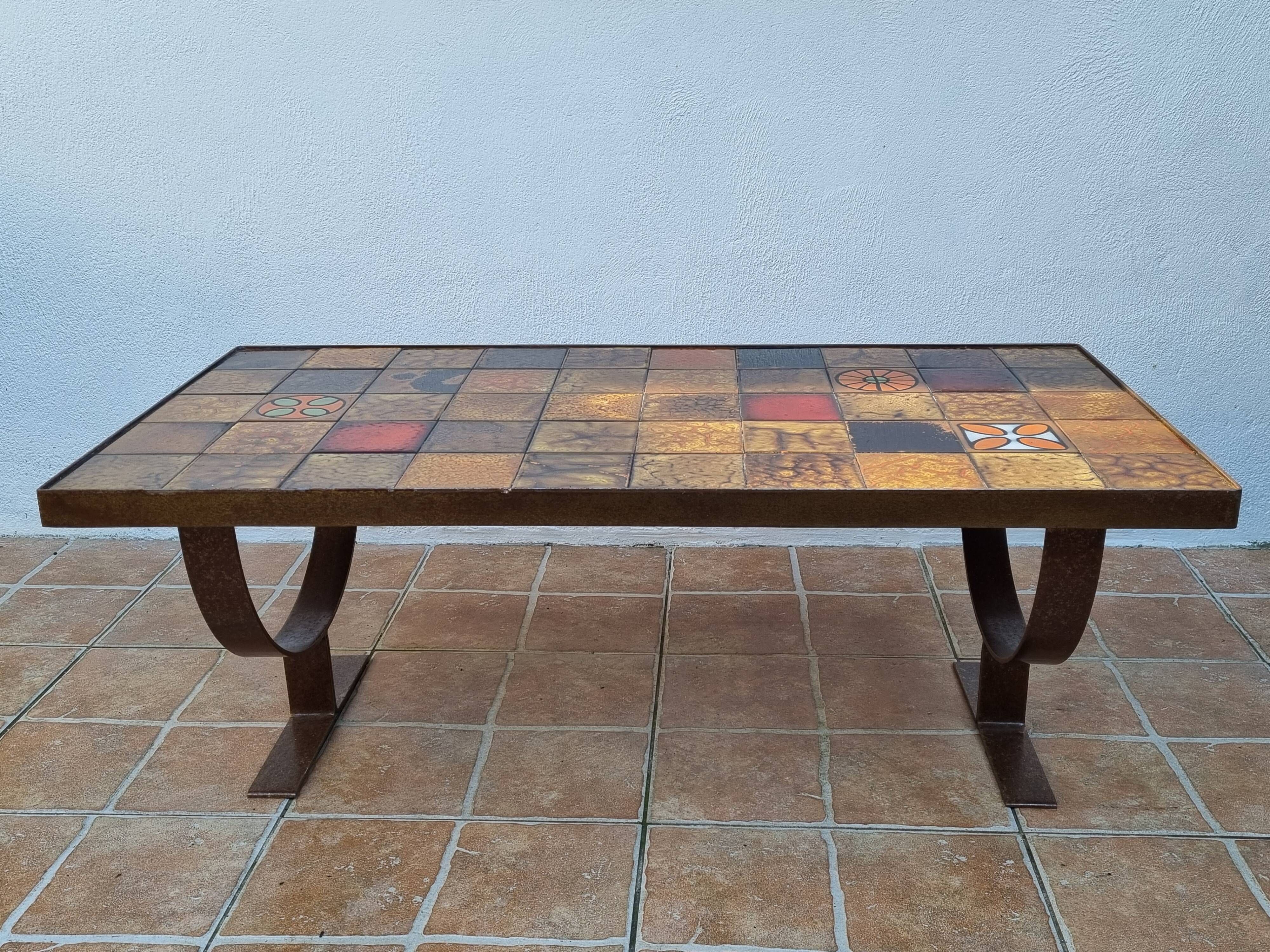 Vintage coffee table "Moulin de la roue" Vallauris in glazed ceramic and forged metal
