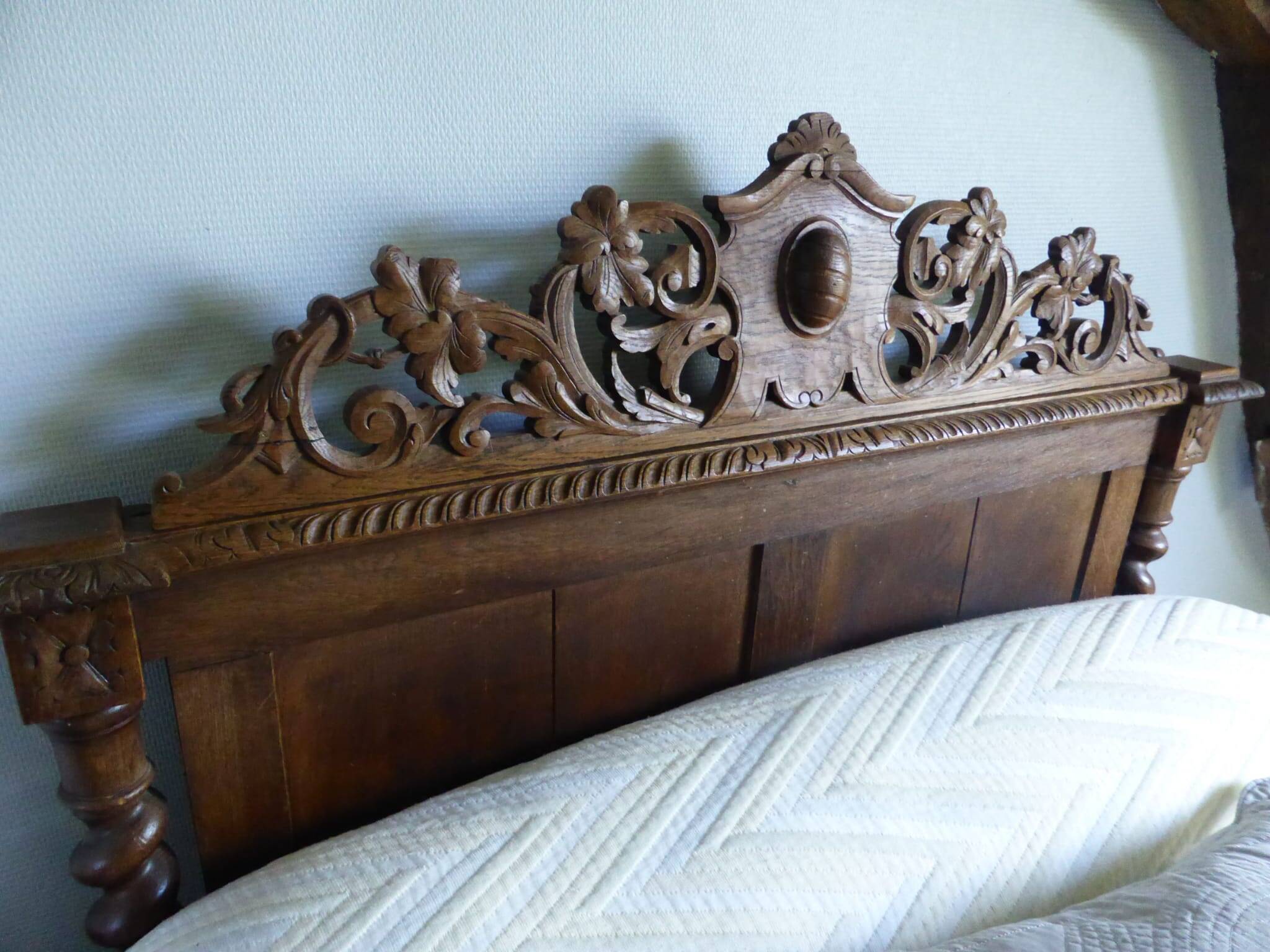 Lit ancien style Louis XIII Baroque