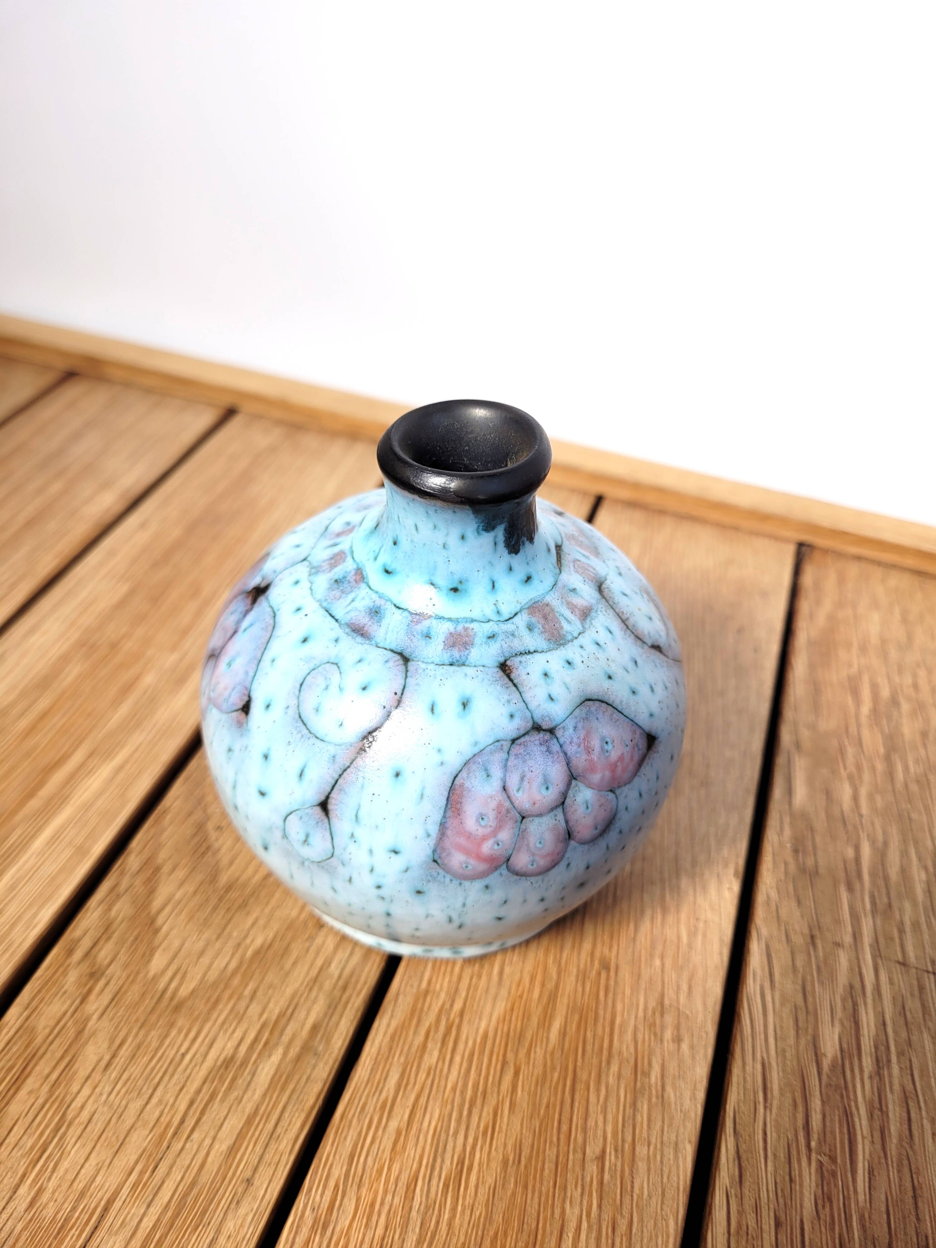 Small soliflore vase by Danuta le Hénaff