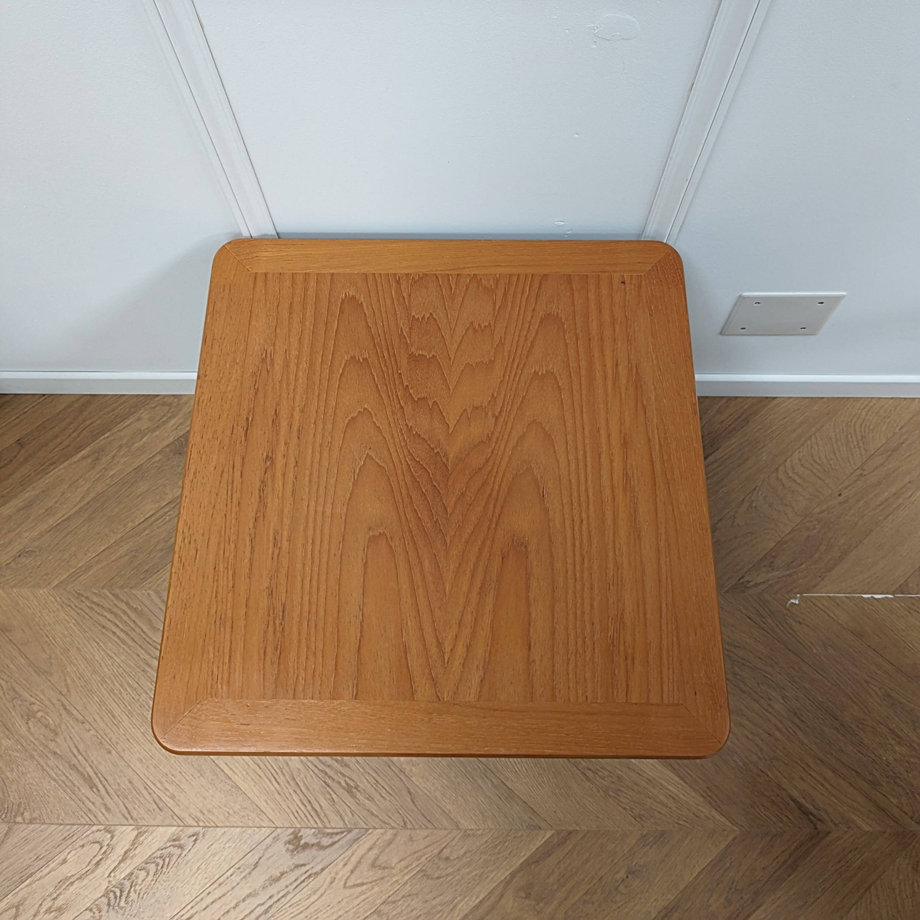 Nathan coffee table