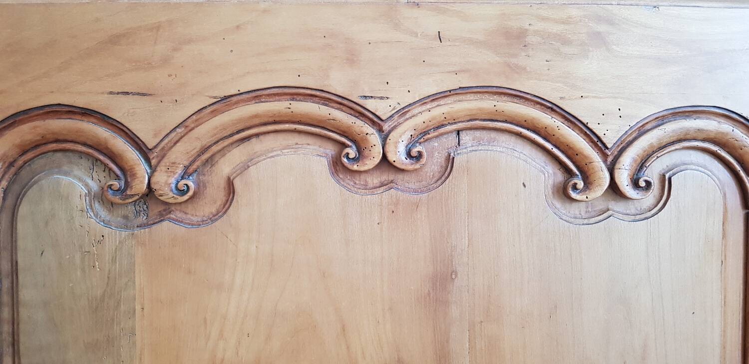 Solid wood bonnetière